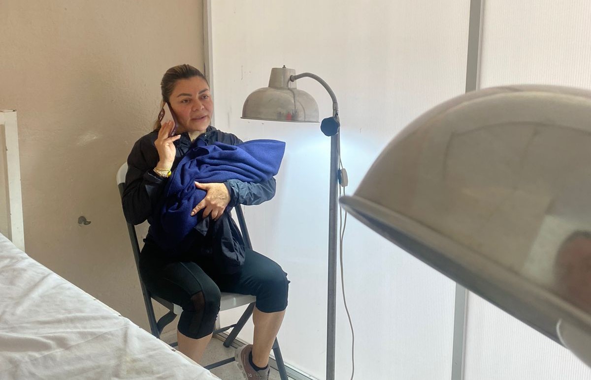 Médicos del sistema de salud estatal salvan la vida de una niña recién nacida abandonada