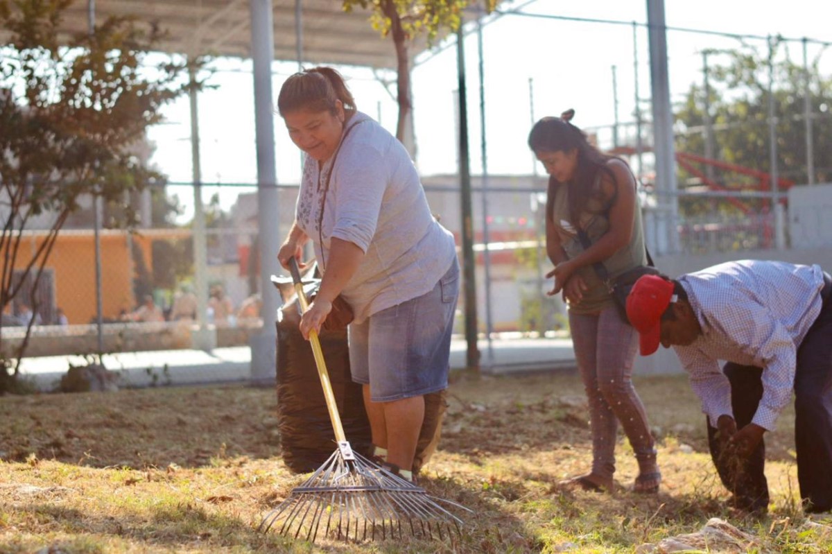 Destaca Angel Torres participación social en embellecimiento del parque en Las Granjas