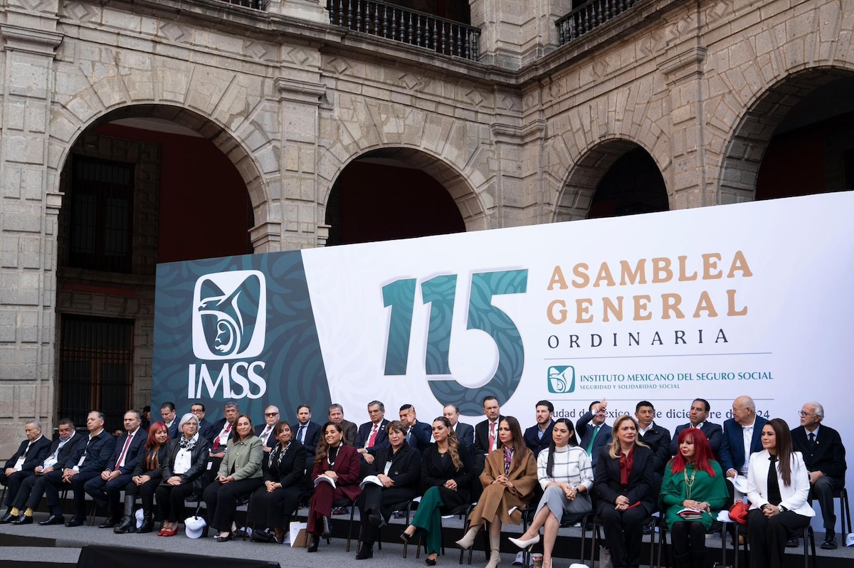 Asiste Eduardo Ramírez a la 115 Asamblea General Ordinaria del IMSS, encabezada por la presidenta Claudia Sheinbaum