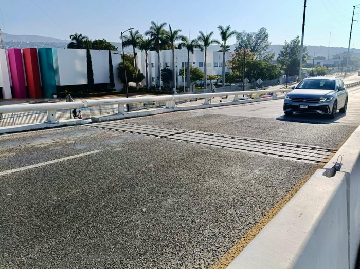 Seinfra supervisa trabajos de mantenimiento en el paso a desnivel vehicular Torre Chiapas