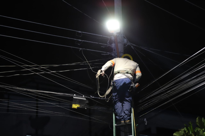 Contribuimos a la prevención del delito con la instalación de luminarias: Angel Torres