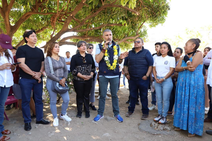 Junto con vecinas y vecinos embellecimos el parque de San Isidro Buena Vista: Angel Torres