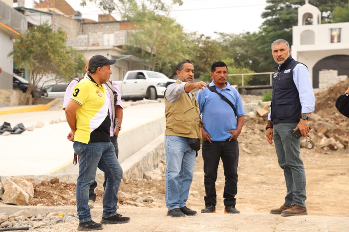 Avanza pavimentación del Boulevard de la colonia Gabriel Gutiérrez Zepeda: Angel Torres