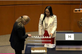 E37FD014-AF56-45A6-A056-A01DEA109632