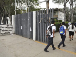 03C8ABC6-CA36-4CF0-A632-4785DCB0CDA3