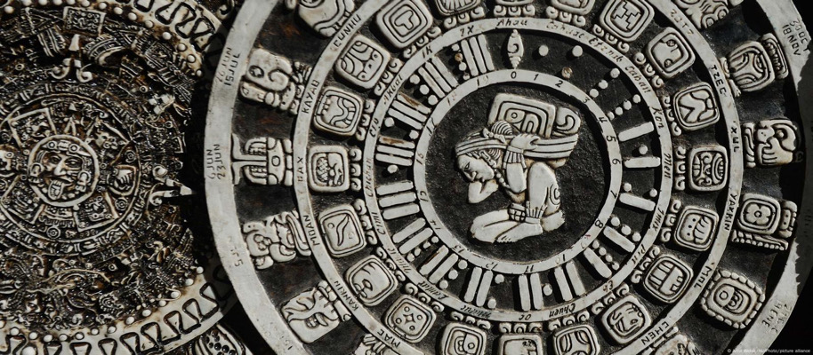 Principio y fin de los mayas / Al Sur con Montalvo