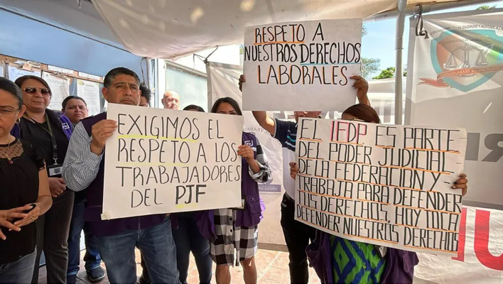 Protestan trabajadores del Poder Judicial en Chiapas por recorte en prestaciones