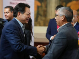 4208C9CE-9D9F-41DD-BED0-BBB2F3E3DA0A