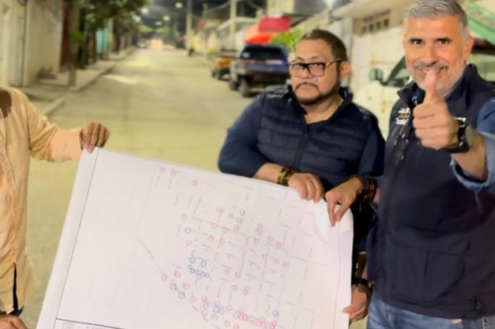 Llevamos alumbrado público a la colonia La Democrática: Angel Torres