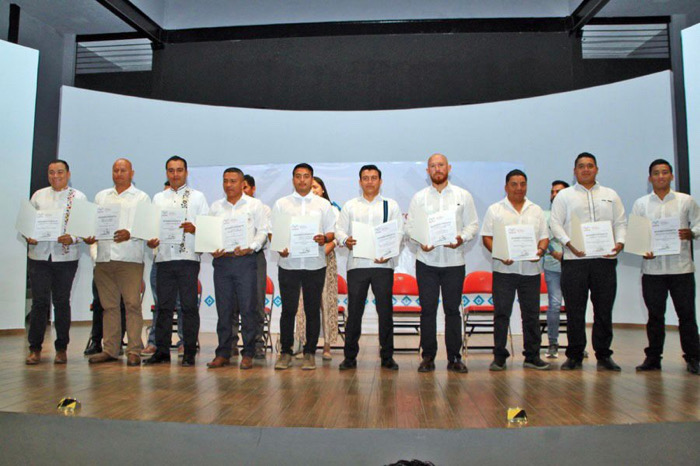 Director del Instituto del Deporte entrega nombramientos a delegados y a coordinador estatal