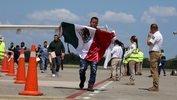 Más de 400 deportados llegan a Tapachula durante el fin de semana; INM les otorga 2 mil 500 pesos