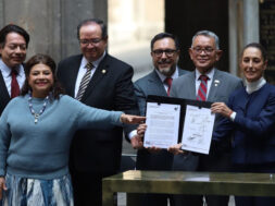 7C34D49F-940F-4B13-BB3B-6044794DBB37