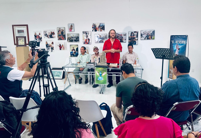 Exitoso conversatorio de la Asociación Miguel Álvarez del Toro, agrupa artistas, ambientalistas y sociedad civil