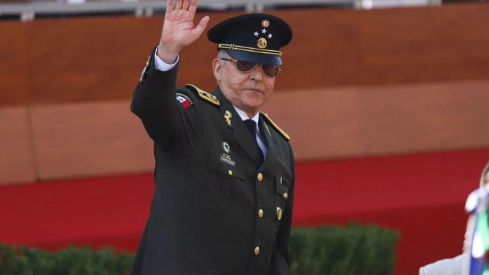 Cienfuegos reaparece en acto oficial tras años de ausencia