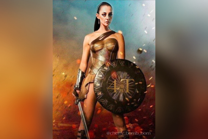 La Mujer Maravilla / A Estribor