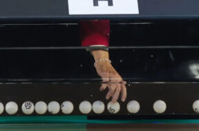 A95B9D18-8478-4C1F-BFAE-A4213CC55E1C