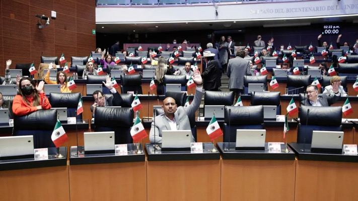 Senado suspende discusión sobre embargo de salarios; crece rechazo