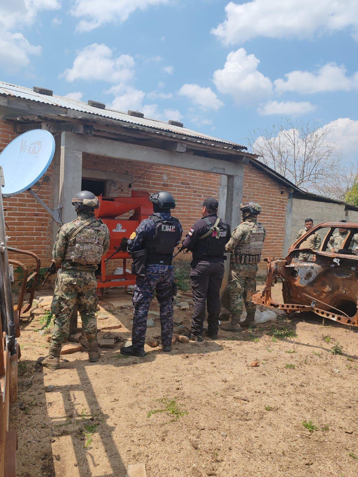 En operativo interinstitucional llevan a cabo diligencia y aseguran vehículos y autopartes robadas en La Concordia