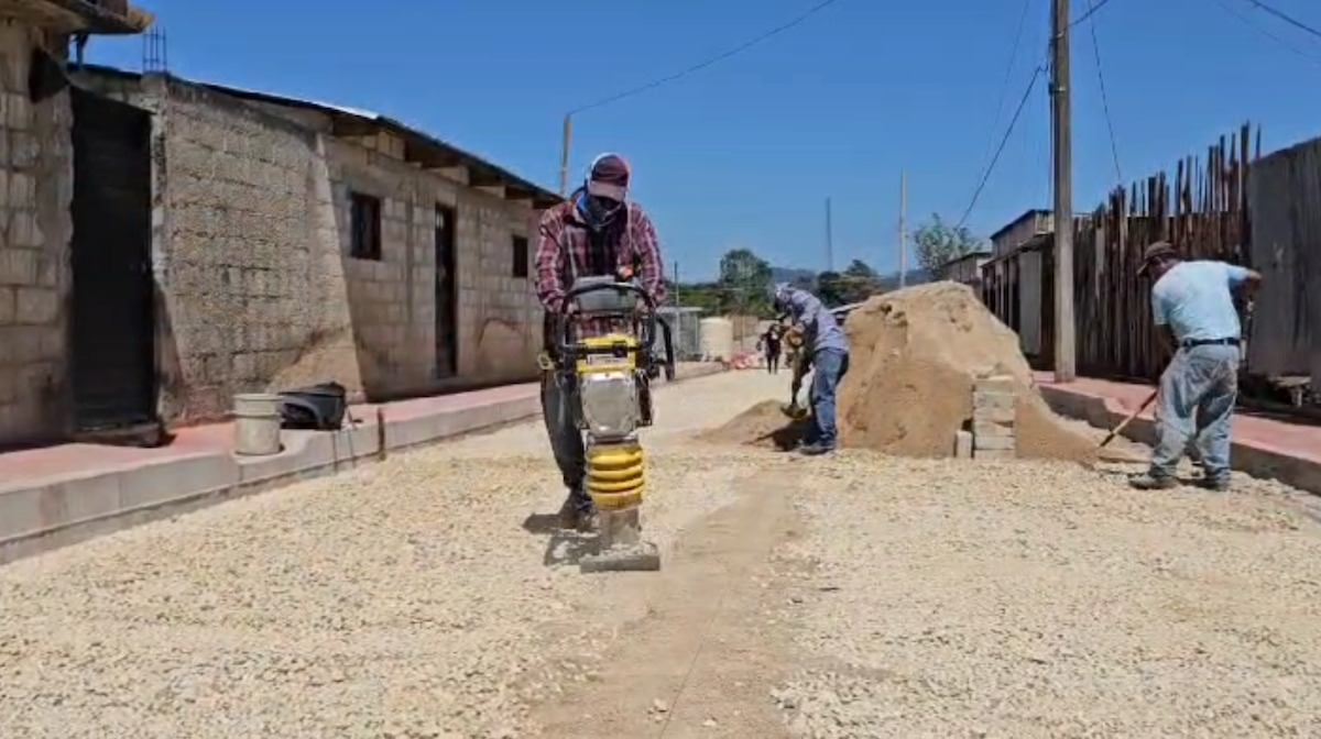 El Alcalde Gaspar Sántiz Jiménez lleva acabo la ejecución de diversas obras en la cabecera municipal