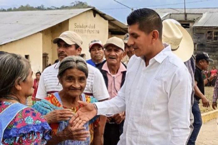 Avanza el desarrollo social de Altamirano pese a detractores: Alcalde