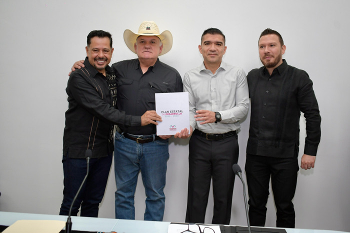 Congreso recibe Plan Estatal de Desarrollo 2025 -2030