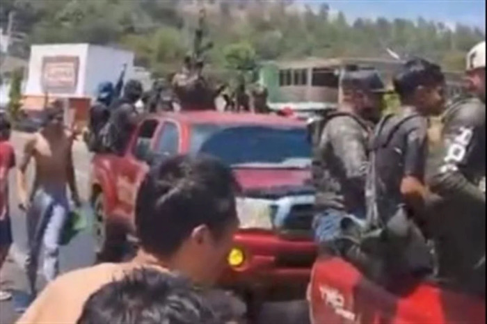 Investigan desfile del CJNG durante Sábado de Gloria en Michoacán