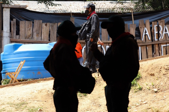Después de 55 horas de desaparición forzada, dos zapatistas son presentados ante tribunal