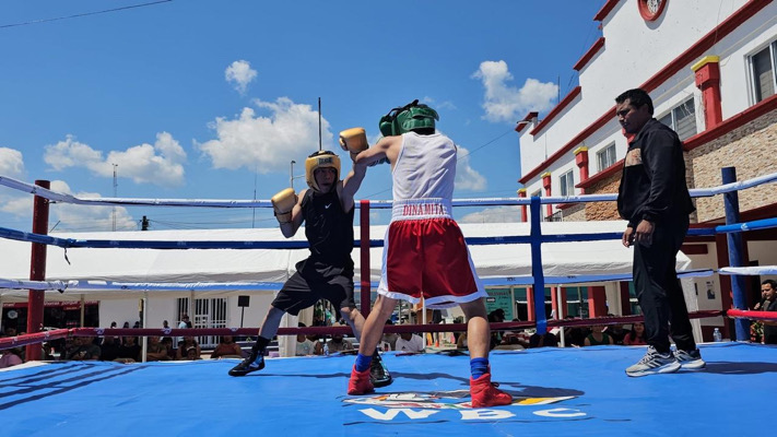 Altamirano estuvo presente en la clase nacional de boxeo “Por la paz y contra las adicciones”