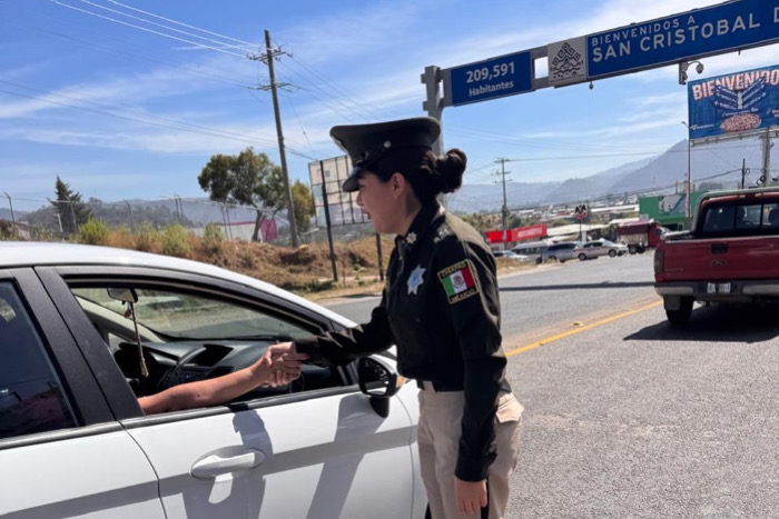 Policía Estatal de Turismo ofrece asistencia vial en carreteras de Chiapas