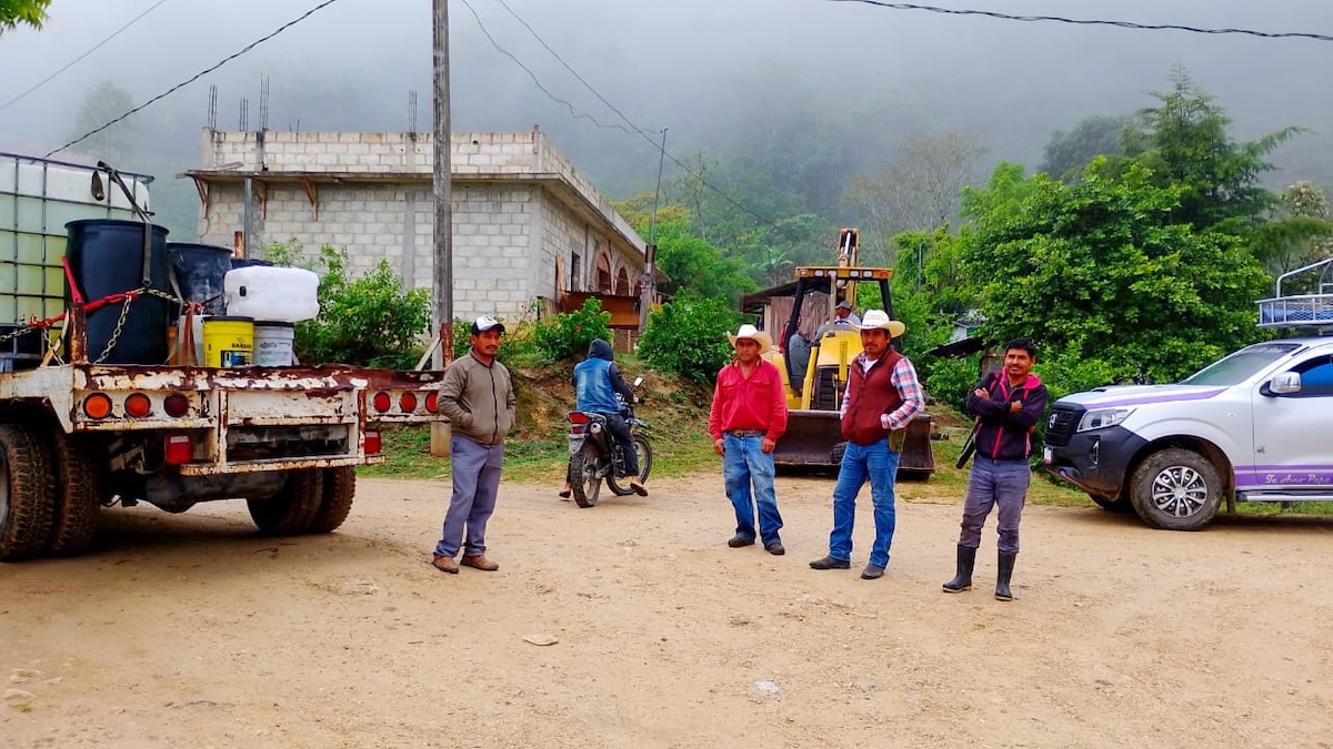 Inician los trabajos de rehabilitación de caminos en la zona altos, de Altamirano