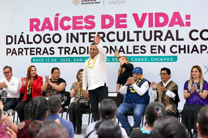 Eduardo Ramírez reconoce legado y compromiso de las parteras tradicionales de Chiapas
