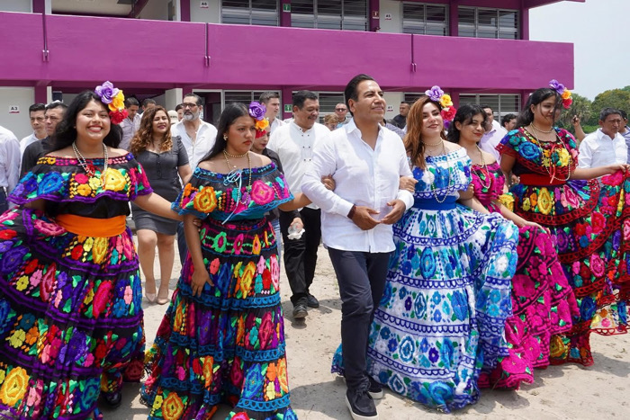 Eduardo Ramírez entrega infraestructura y apoyos de Conecta Chiapas en la UPTap