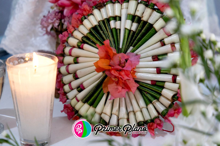 Tuxtla honra sus raíces con la elaboración tradicional de ramilletes y guirnaldas zoques