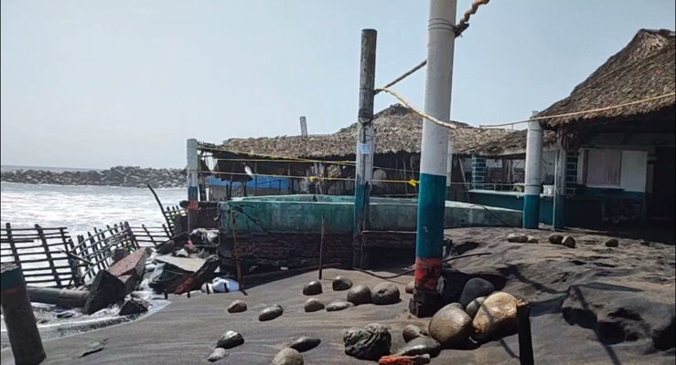 Piden palaperos apoyo urgente ante daños por mar de fondo 