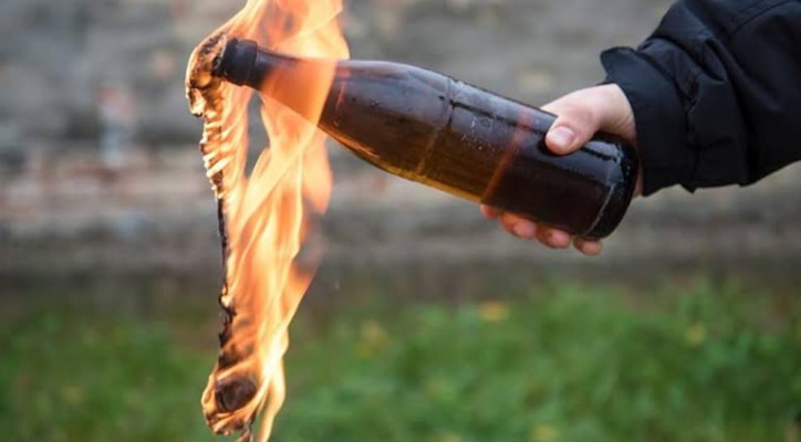 Mactumactzá: Alma máter de la revolución callejera / A Estribor