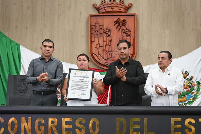 Atestigua gobernador Eduardo Ramírez homenaje póstumo al maestro José Artemio López Aguilar