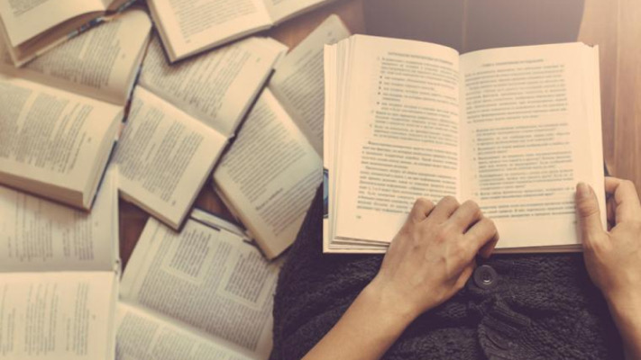 Hay lectores / Odiseas Posmodernas