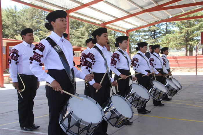 Bandas de Paz / A Estribor