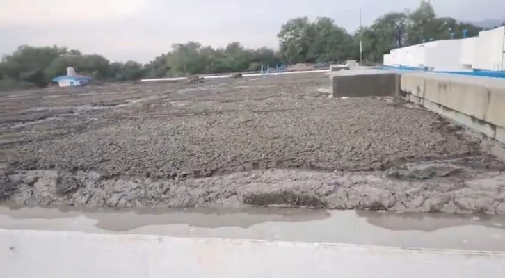 Persisten las aguas negras y crecen las protestas en Paredón