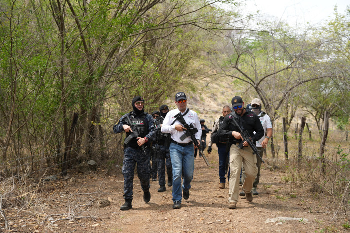 Secretario de Seguridad del Pueblo realiza operativo en Frontera Comalapa
