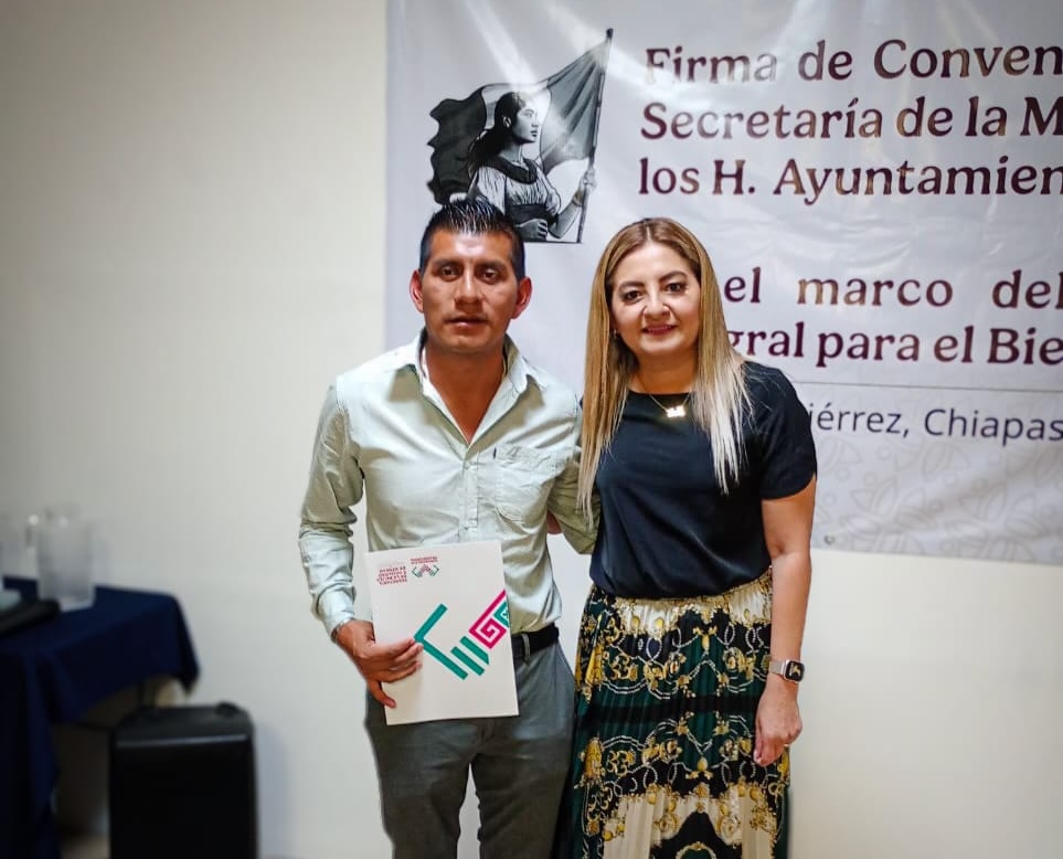 Encabeza alcalde la firma de convenio para la apertura del centro libre para las mujeres en Altamirano