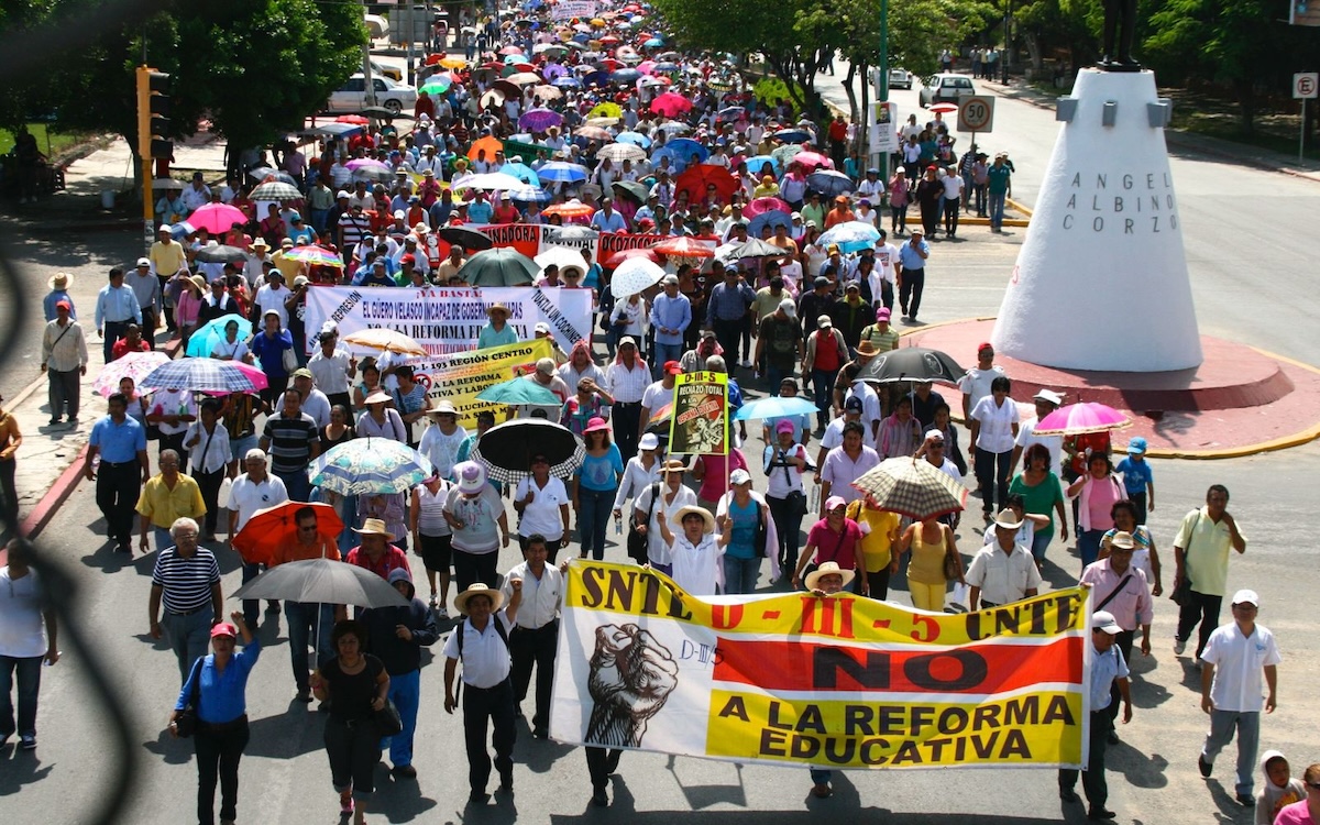 Cuál paz / A Estribor