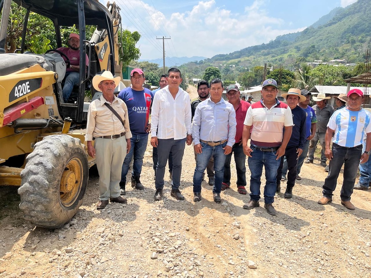 Belisario Domínguez prioriza pavimentación de calles; Alcalde Gaspar Santíz reafirma su compromiso