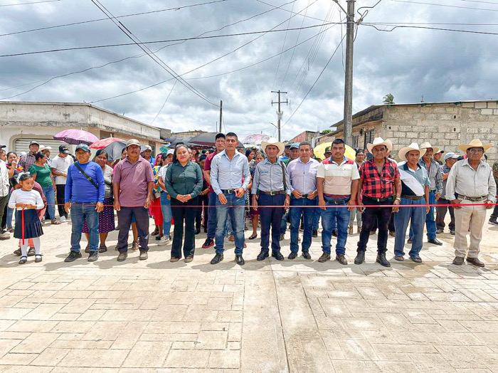 Barrio Guadalupe ya cuenta con calles pavimentadas