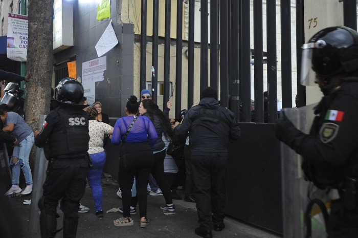 Sheinbaum llama a la empatía ante rechazo vecinal a albergue para migrantes en CDMX