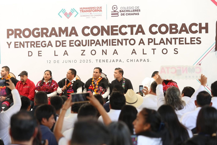 Eduardo Ramírez entrega equipo tecnológico y lleva Internet a planteles del Cobach de la Zona Altos