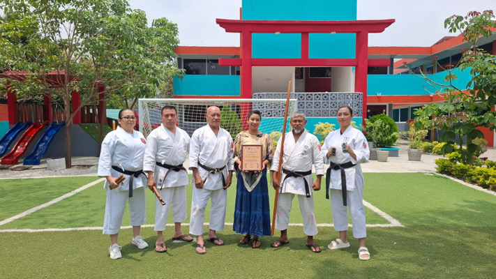 Ryukyu Shito-Ryu México y Ryukyu Kobudo de Chiapas reconocen al Colegio Japonés “Genki School de Tuxtla, por el fomento a la Cultura Japonesa en el estado. 