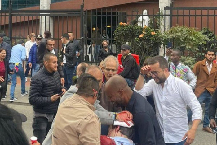 La palabra como antesala del crimen / A Estribor