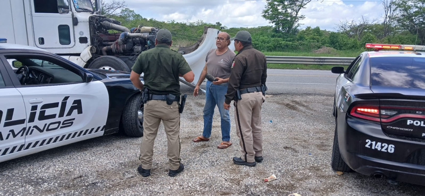 SSP brinda auxilio vial a transportista en autopista Ocuilapa a Las Choapas