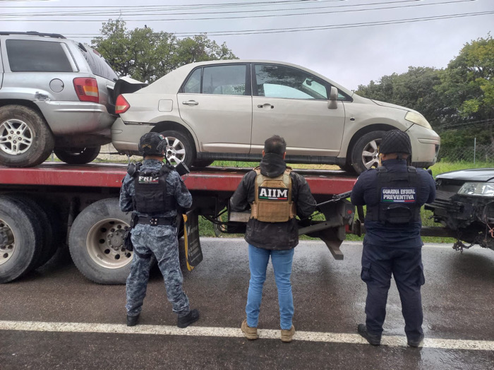 SSP y FGE aseguraron cinco vehículos presuntamente utilizados en la comisión de hechos delictuosos en Frontera Comalapa